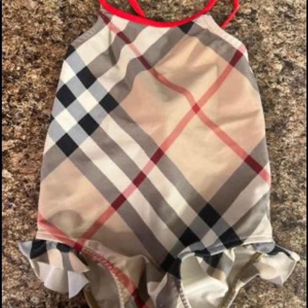 💗Authentic 3T Burberry girl ruffle bathing suit💗